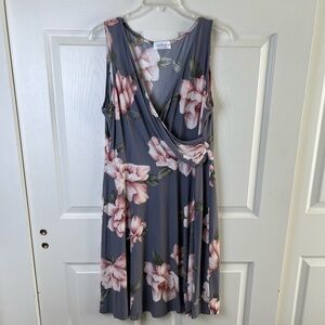 Kaileigh Gray Floral Midi Dress